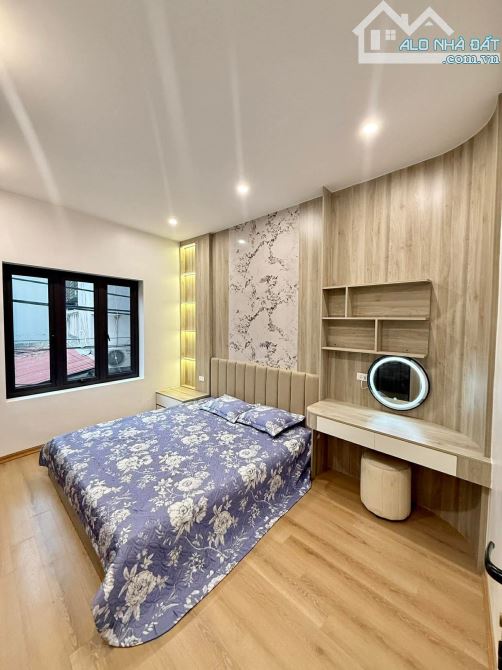 BÁN NHÀ ĐẸP - VŨ TÔNG PHAN - MẶT NGÕ THÔNG - KINH DOANH - 40m2*5T