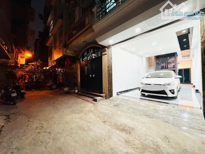 Nhà đẹp - Ô Tô vào nhà - Gần hồ điều hoà - 6 tầng thang máy