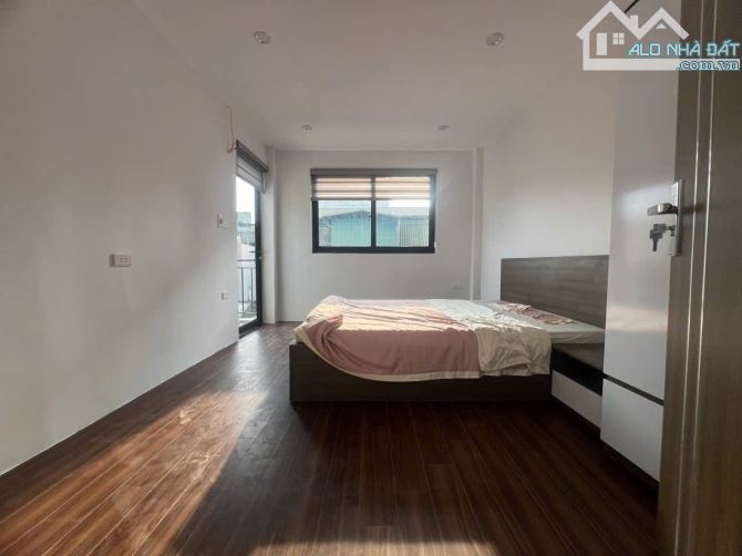 Phố Trương Định quận Hai Bà Trưng, 5 tầng 3PN full nội thất đẹp, gần mặt phố gần chợ Mơ