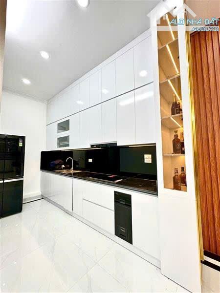 PHỐ VIP THÁI HÀ 40m2x5tầng -THANG MÁY -OTO ĐỖ CỬA -3BUOC RA PHỐ -NHỈNH 17TỶ CÓ TL