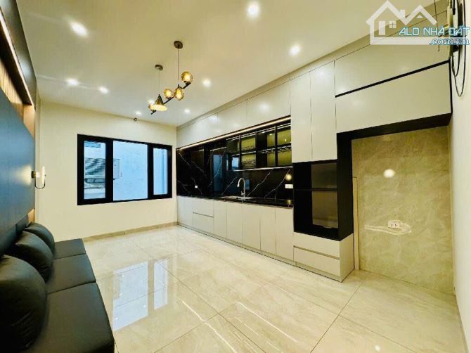 MP ĐÔNG CÁC Đ Đ 60m2x5tầng THANG MÁY-OTO TRÁNH-KINH DOANH-NHỈNH 32TỶ CÓ TL