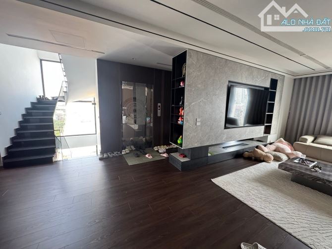 BÁN NHÀ DÒNG TIỀN LÔ GÓC QUAN NHÂN 120M, 9 TẦNG THANG MÁY VỪA Ở VỪA CHO THUÊ THÁNG 120TR