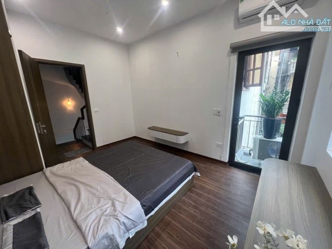 Phố Trương Định quận Hai Bà Trưng, 5 tầng 3PN full nội thất đẹp, gần mặt phố gần chợ Mơ