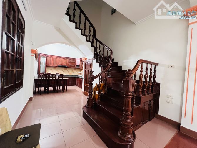 Tôi cần bán gấp nhà mặt ngõ kinh doanh ở Hai Bà Trưng 47M lô góc