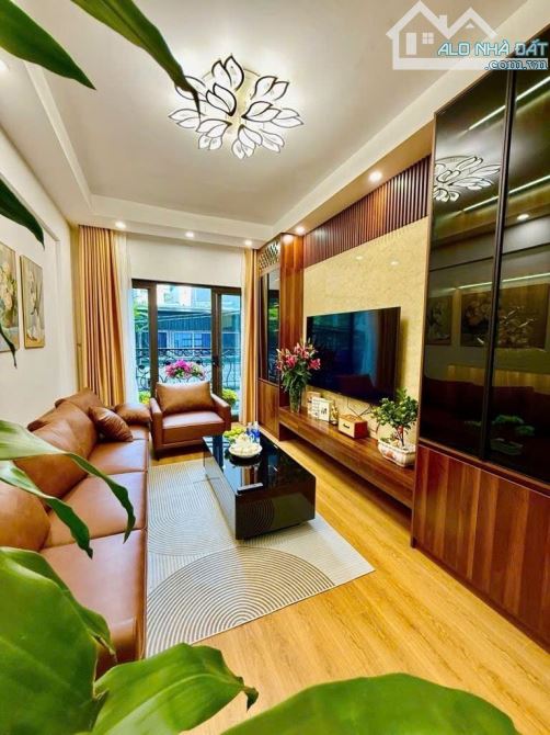 THỊNH LIỆT 35m2x5 tằng - OTO ĐỖ CỬA -NGÕ NÔNG-GIÁ 10,9TỶ CÓ TL