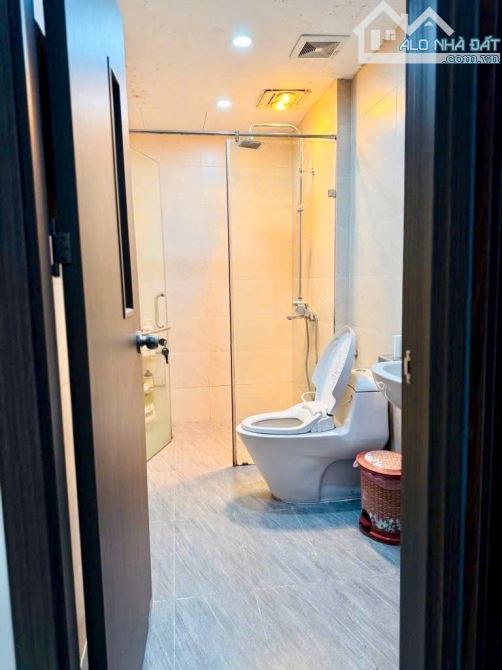 Bán nhà Ba Đình - Văn Miếu - Nguyễn Thái Học, 37m 6 tầng mặt tiền 5m. Giá nhỉnh 11 tỷ - 2
