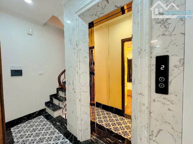 TRẦN KHÁT CHÂN 42m2x6tầng THANG MÁY-LÔ GÓC-MT 4,5m-Nhỉnh 13 TỶ CÓ TL