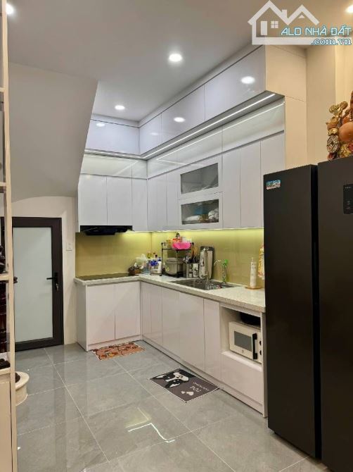 BÁN NHÀ ĐẸP PHỐ LẠC LONG QUÂN GIÁ TỐT