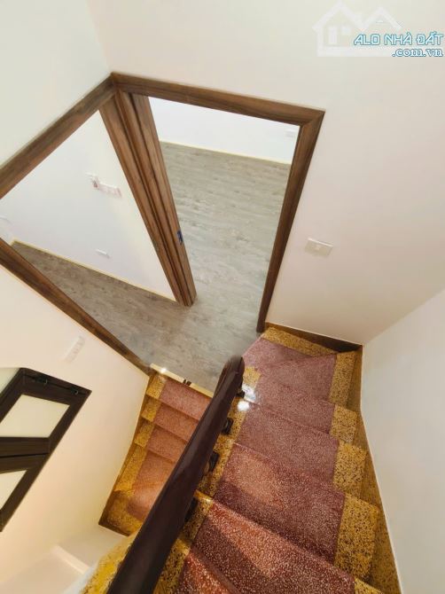 Căn đẹp Hồ Ba Mẫu, Sổ đỏ 23m2 x 3 ngủ full nội thất ngõ nông. Giá 5.75 tỷ