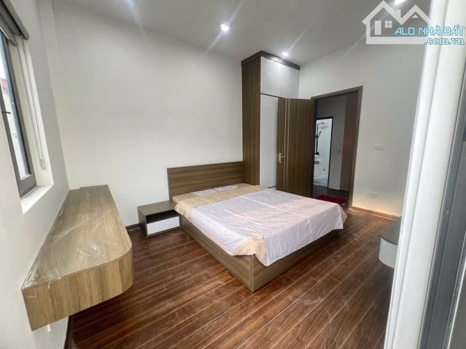 Phố Trương Định quận Hai Bà Trưng, 5 tầng 3PN full nội thất đẹp, gần mặt phố gần chợ Mơ