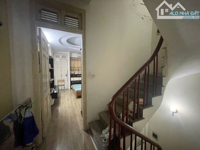 BÁN GẤP CĂN NHÀ SÁT CẠNH ĐẠI HỌC THƯƠNG MAI