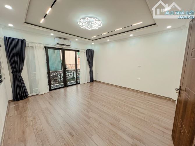 Cực Hot! Bán Nhà Trần Khát Chân Hai Bà Trưng-Lô Góc-Ngõ Thông-45M2-6Tầng Thang Máy-13.9 Tỷ