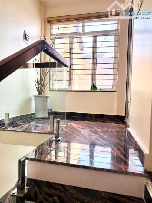 Bán nhà Ba Đình - Văn Miếu - Nguyễn Thái Học, 37m 6 tầng mặt tiền 5m. Giá nhỉnh 11 tỷ - 5