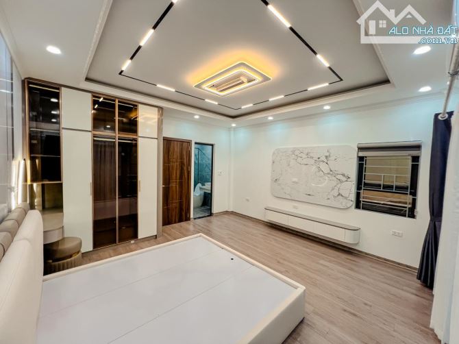 Cực Hot! Bán Nhà Trần Khát Chân Hai Bà Trưng-Lô Góc-Ngõ Thông-45M2-6Tầng Thang Máy-13.9 Tỷ