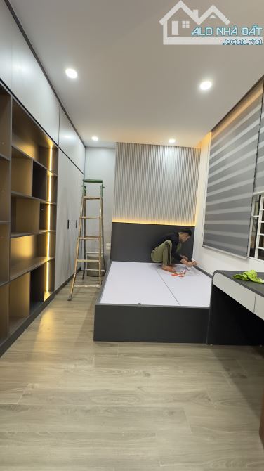 Nhà đầu ngõ gốc đề Minh Khai. MB50m2, Nhà 4T mới, full nội thất. Vị trí đẹp