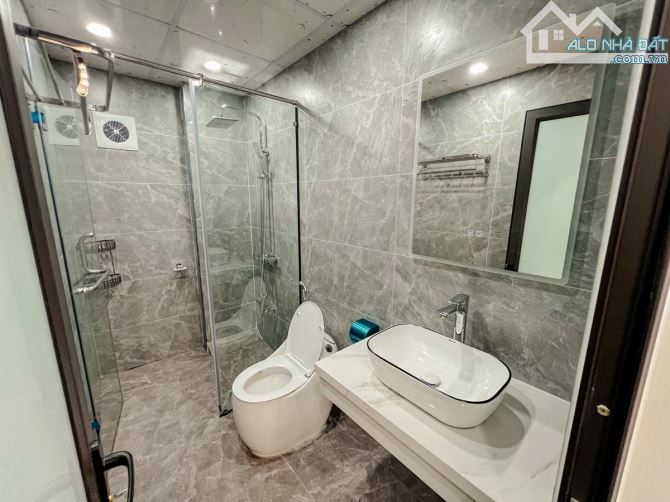 Cực Hot! Bán Nhà Trần Khát Chân Hai Bà Trưng-Lô Góc-Ngõ Thông-45M2-6Tầng Thang Máy-13.9 Tỷ