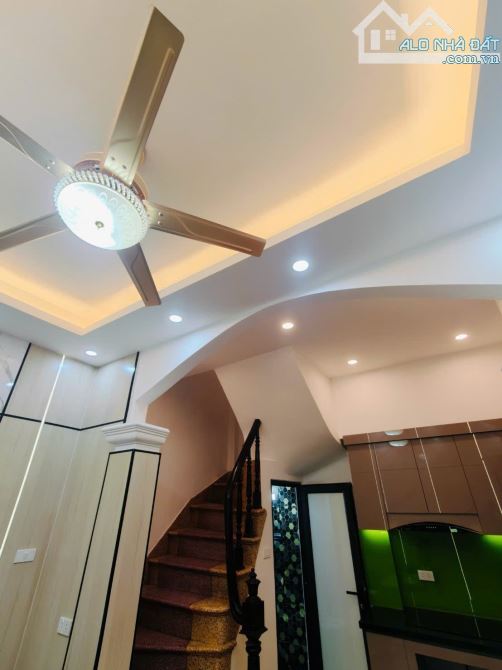 Căn đẹp Hồ Ba Mẫu, Sổ đỏ 23m2 x 3 ngủ full nội thất ngõ nông. Giá 5.75 tỷ