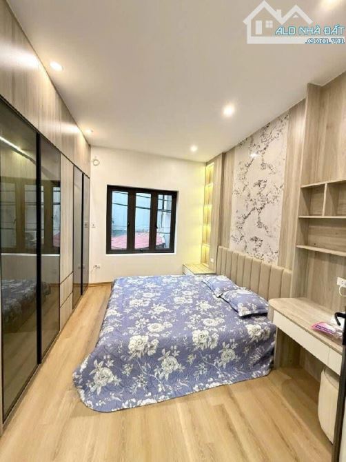 VŨ TÔNG PHAN 37m2x5tằng-PHÂN LÔ OTO-NGÕ THÔNG -KINHDOANH -NHỈNH 11TỶ CÓ TL