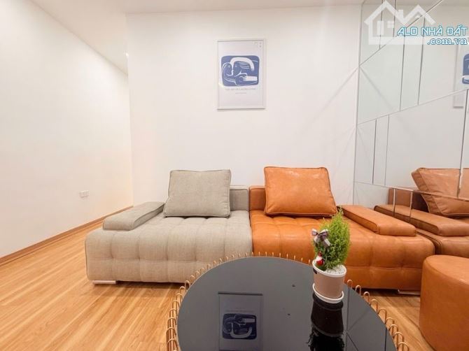 BÁN NHÀ TT TÔN ĐỨC THẮNG DT 25/60 -2 NGỦ - KHÁCH -BẾP - WC - XUNG QUANH GẦN CHỢ, TRƯỜNG