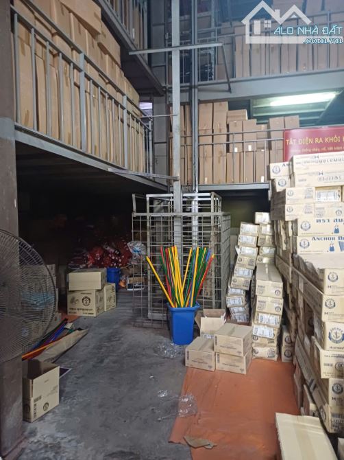 Bán Nhà Xưởng 250m xây 5 Tầng 1 tum làm kho xưởng và Văn Phòng đường xe container tránh - 1