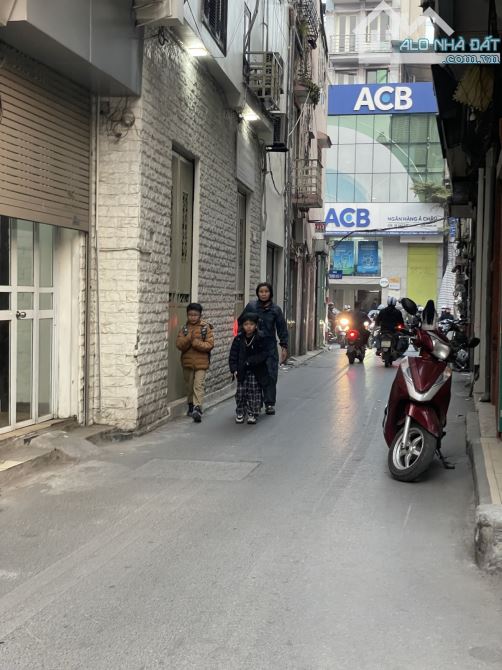 NHÀ ĐẸP TÔN ĐỨC THẮNG ĐỐNG ĐA- MẶT NGÕ THÔNG ÔTÔ KD– DT 36m2/5T/GIÁ 10 .8 TỶ