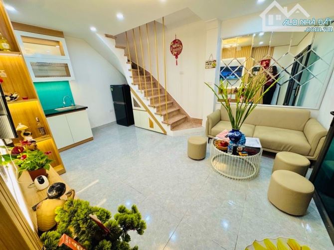 Bán Nhà Hoàng Mai - 4 Tầng Mới Đẹp - Nhỉnh 3 Tỷ