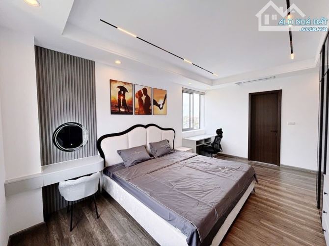 Thật Hiếm CC 4Ngủ, 2WC Hai Bà Trưng 100M, Lô Góc 3 Thoáng Full Nội Thất chỉ 70tr/m