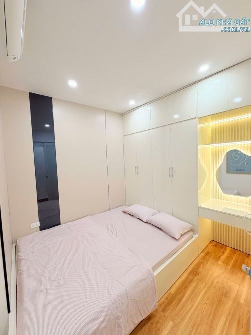 BÁN NHÀ TT TÔN ĐỨC THẮNG DT 25/60 -2 NGỦ - KHÁCH -BẾP - WC - XUNG QUANH GẦN CHỢ, TRƯỜNG