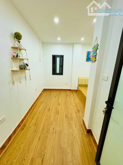 Bán Nhà Hoàng Mai - 4 Tầng Mới Đẹp - Nhỉnh 3 Tỷ