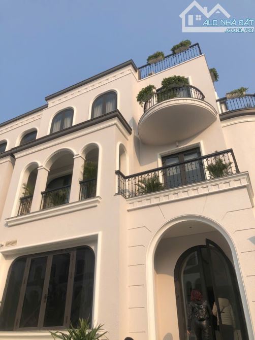 SUẤT NGOẠI GIAO BIỆT THỰ CIPUTRA – GIA BY KITA - NƠI ĐÁNG SỐNG BẬC NHẤT THỦ ĐÔ