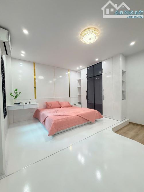 DÃ MAN - NHÀ TRƯƠNG ĐỊNH - CẠNH TRƯỜNG HỌC - NGÕ RỘNG, 15M Ô TÔ - 30M2*5T, 6,98TỶ