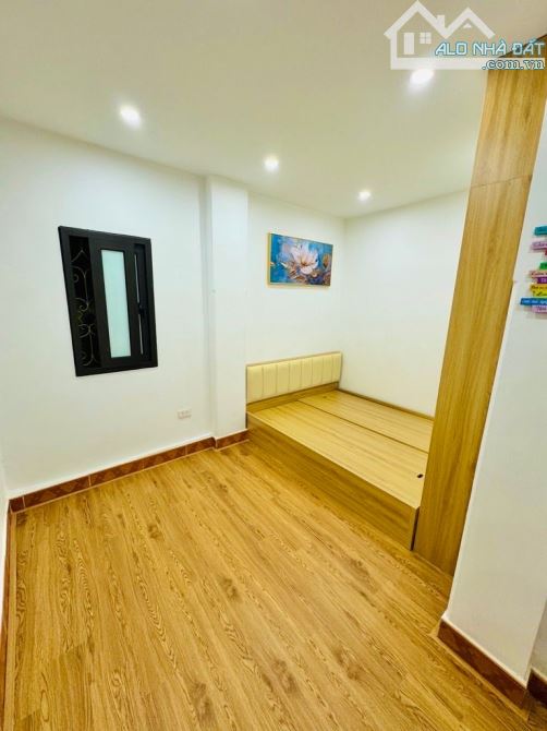 Bán Nhà Hoàng Mai - 4 Tầng Mới Đẹp - Nhỉnh 3 Tỷ