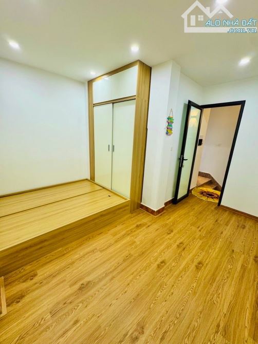 Bán Nhà Hoàng Mai - 4 Tầng Mới Đẹp - Nhỉnh 3 Tỷ