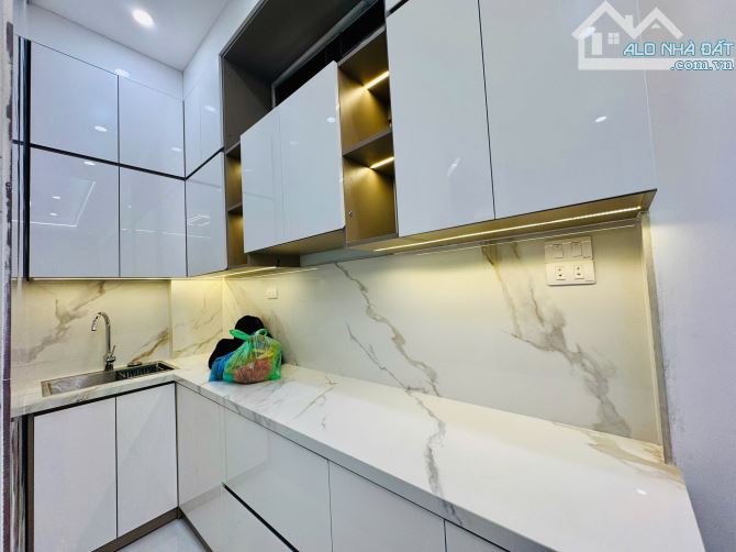 10.78 TỶ–34M2 –5 TẦNG MỚI THANG MÁY – GẦN PHỐ – BẠCH MAI – HAI BÀ TRƯNG