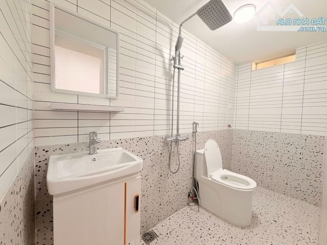 BÁN NHÀ TT TÔN ĐỨC THẮNG DT 25/60 -2 NGỦ - KHÁCH -BẾP - WC - XUNG QUANH GẦN CHỢ, TRƯỜNG