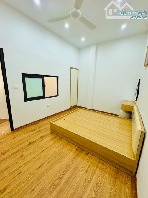 Bán Nhà Hoàng Mai - 4 Tầng Mới Đẹp - Nhỉnh 3 Tỷ