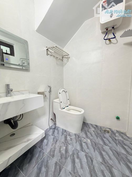 DÃ MAN - NHÀ TRƯƠNG ĐỊNH - CẠNH TRƯỜNG HỌC - NGÕ RỘNG, 15M Ô TÔ - 30M2*5T, 6,98TỶ