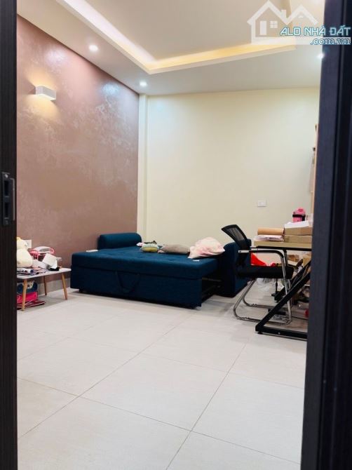 BÁN NHÀ HÀNG CHÁO DT 37M - 6 TẦNG -MT 7M - GẦN PHỐ -