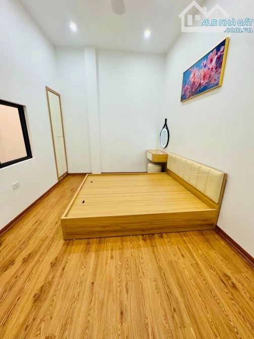 Bán Nhà Hoàng Mai - 4 Tầng Mới Đẹp - Nhỉnh 3 Tỷ