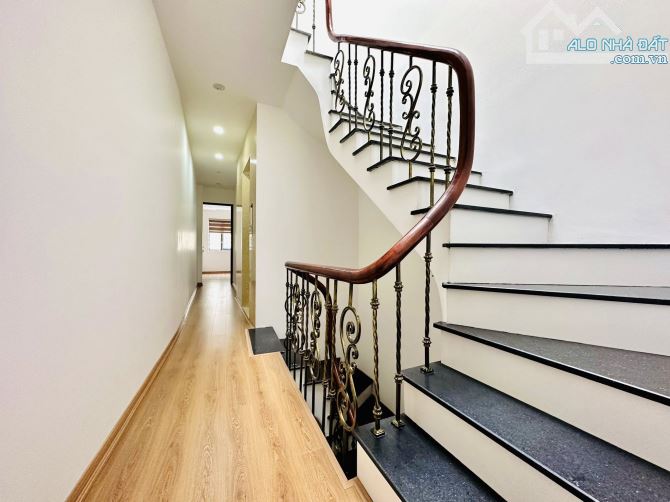 13.8 TỶ-62M²-5 TẦNG THANG MÁY–8 PHÒNG KK-Ô TÔ – NGUYỄN AN NINH