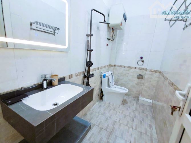 13.48 TỶ-45.5M²-5 TẦNG –LÔ GÓC 2 THOÁNG -Ô TÔ -NGÕ THÔNG KD -GIẢI PHÓNG