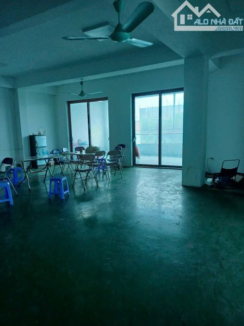 Bán Nhà Xưởng 250m xây 5 Tầng 1 tum làm kho xưởng và Văn Phòng đường xe container tránh - 8
