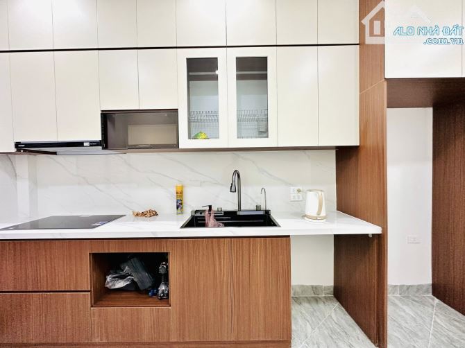13.8 TỶ-62M²-5 TẦNG THANG MÁY–8 PHÒNG KK-Ô TÔ – NGUYỄN AN NINH