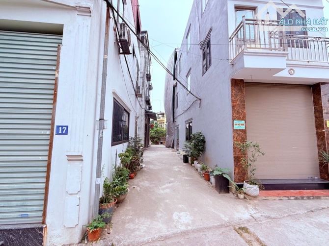 Bán nhà Đông Dư diện tích 35m x 5 tầng lô góc  thang máy full  nội thất chỉ  7 tỷ 5