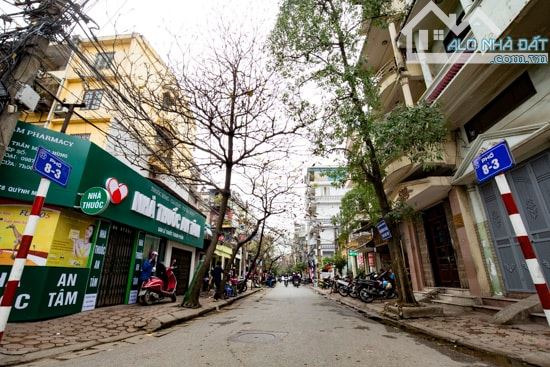 Cần bán mảnh đất phân lô ở phố 8/3