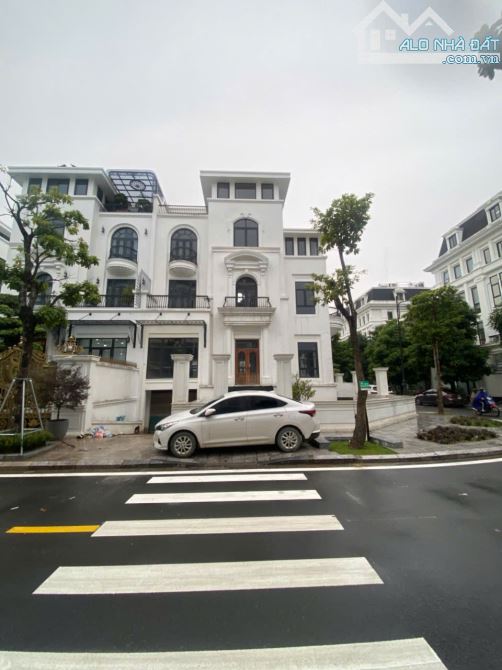 BÁN BIỆT THỰ ĐƠN LẬP LOUIS CITY DT:301M2 4 TẦNG 1 HẦM GIÁ 85 TỶ