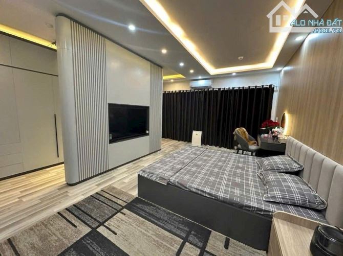 Gấp! Nhà đẹp 7 tầng thang máy Tứ Liên ngõ thông oto tránh 20m, sổ 52m2 full đồ.Giá 16.9 tỷ