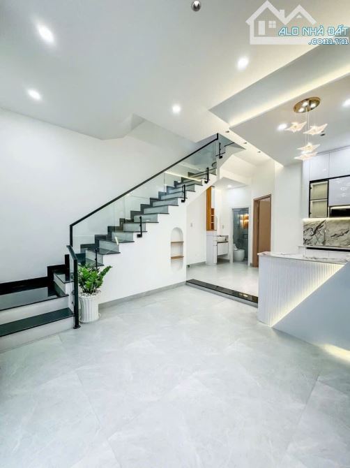 🏡 NHÀ ĐẸP – GIÁ TỐT – GẦN CHỢ HƯNG LONG 2 TẦNG 4PN GIÁ NHỈNH 2 TỶ 🔹 Nhà 2 Tầng – SHR - 2