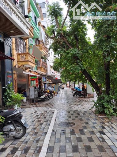 chỉ 440tr/m Đất-Mặt Phố LẠC LONG QUÂN-Kinh Doanh Đỉnh Cao-Sổ Đỏ full thổ cư 287m.