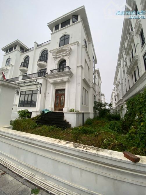 BÁN BIỆT THỰ ĐƠN LẬP LOUIS CITY DT:301M2 4 TẦNG 1 HẦM GIÁ 85 TỶ